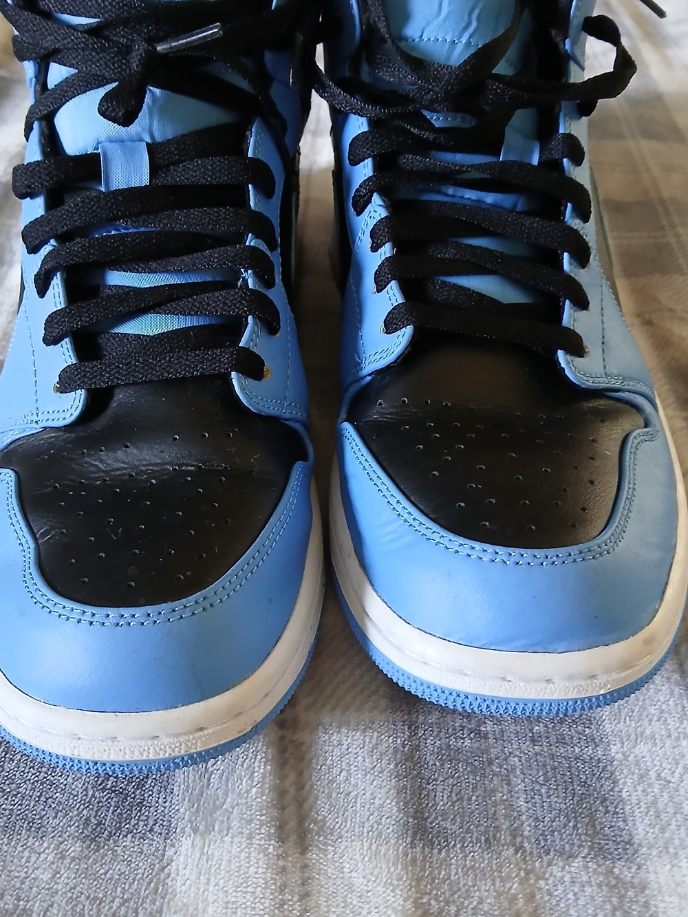 Nike Air Jordan 1 Mid Sneakers  University Blue & Black Colorway, MENS Size 11 - Picture 6 of 8